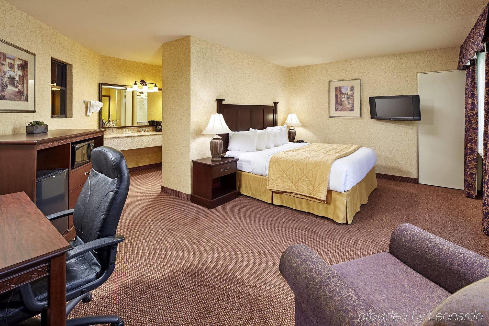 Ascot Hotel